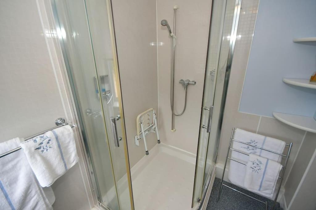 Little Hare Lodge - Spacious 2 Bedroom Attached Bungalow Woodhall Spa Exteriör bild
