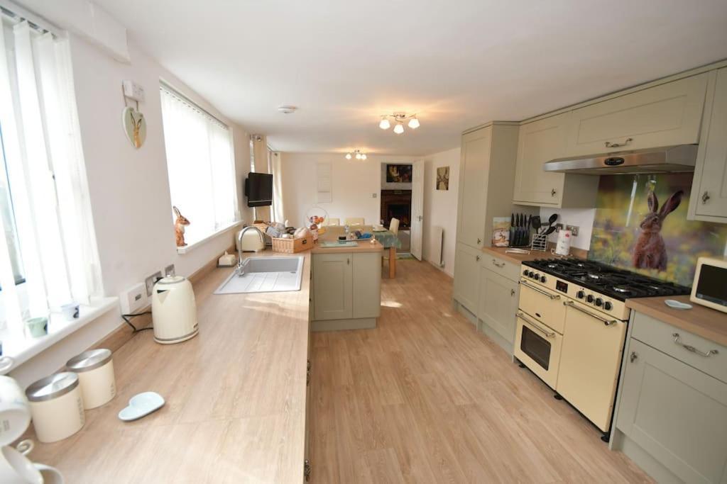 Little Hare Lodge - Spacious 2 Bedroom Attached Bungalow Woodhall Spa Exteriör bild