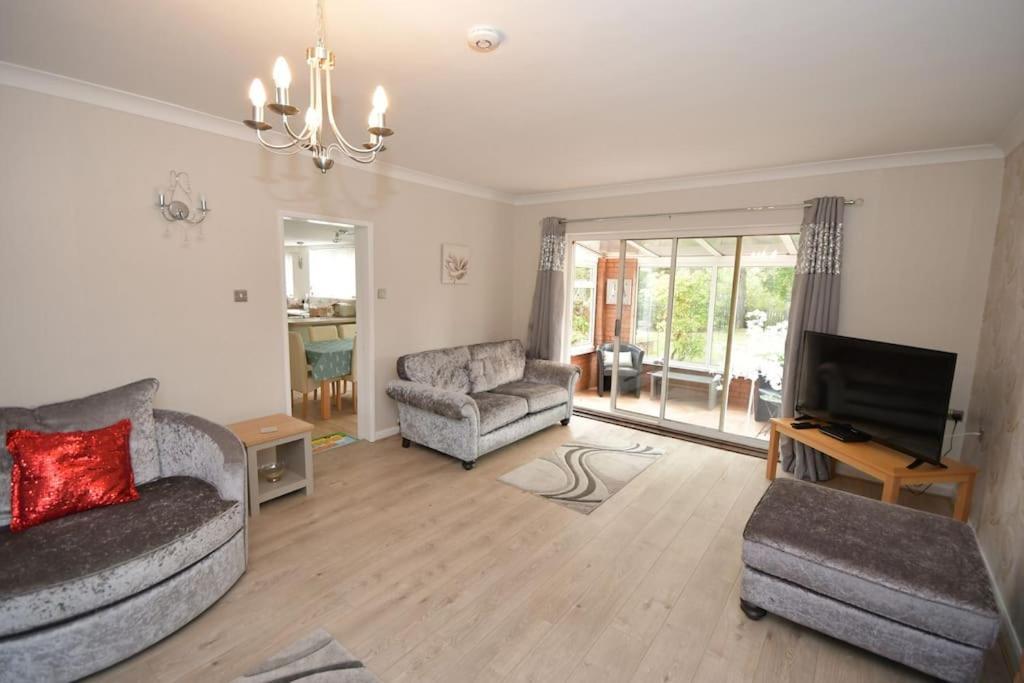 Little Hare Lodge - Spacious 2 Bedroom Attached Bungalow Woodhall Spa Exteriör bild