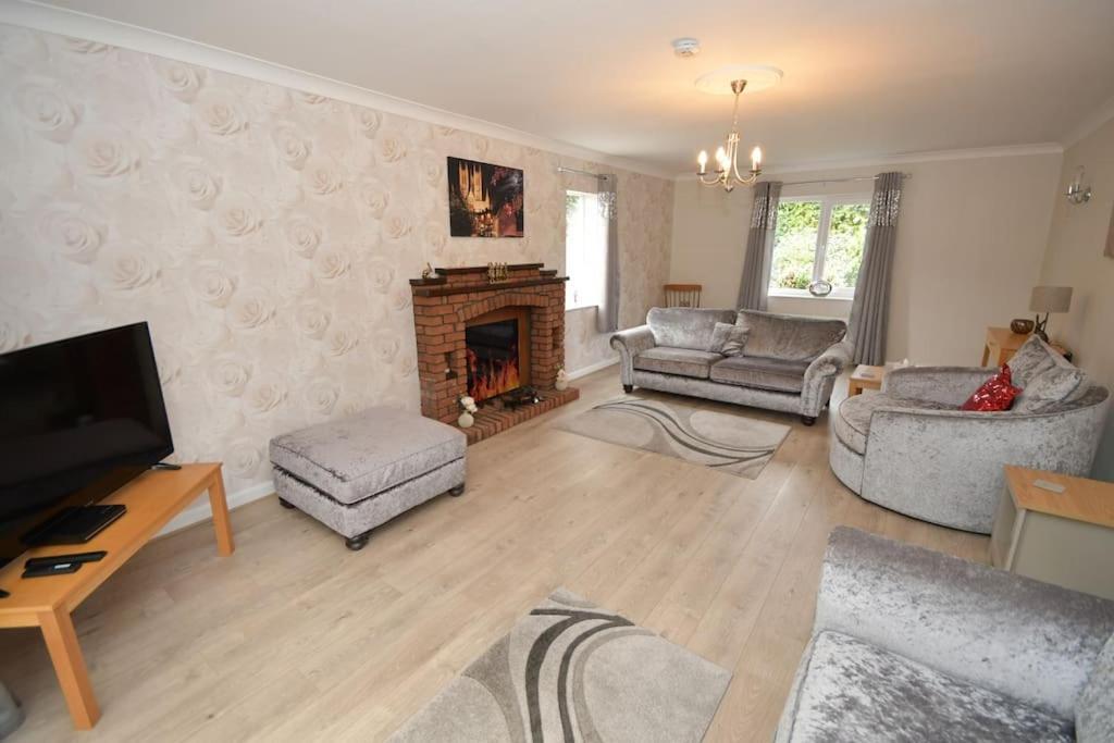 Little Hare Lodge - Spacious 2 Bedroom Attached Bungalow Woodhall Spa Exteriör bild